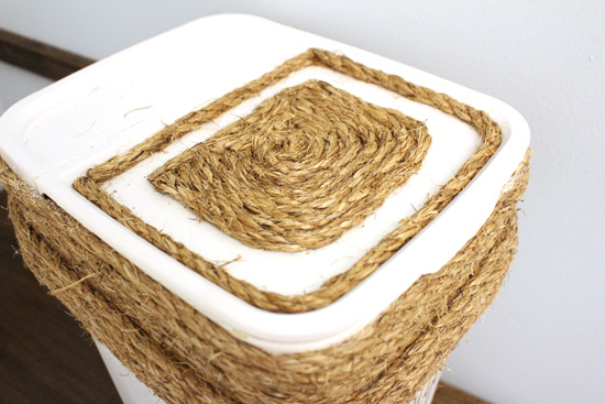 Jute Rope Design on Lid of Soap Container