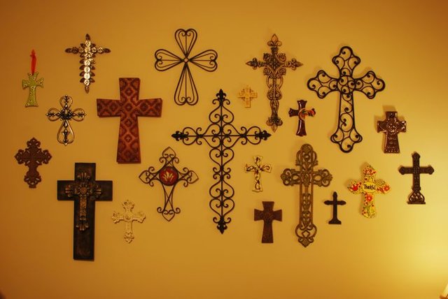 Cross Gallery Wall Pin from Pinterest