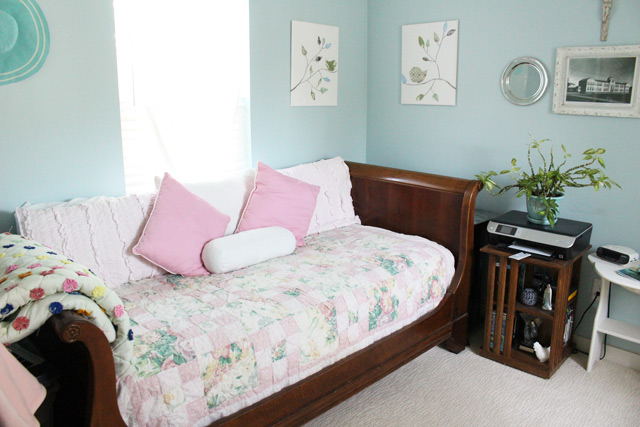 Guest Room with Twin Bed 2016