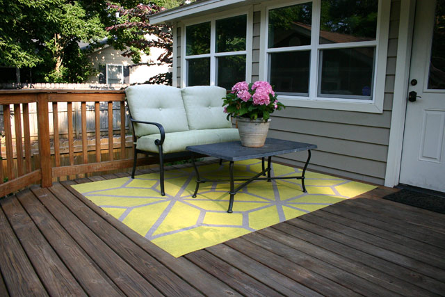 How To Paint An Outdoor Area Rug, Do Outdoor Rugs Ruin Deck