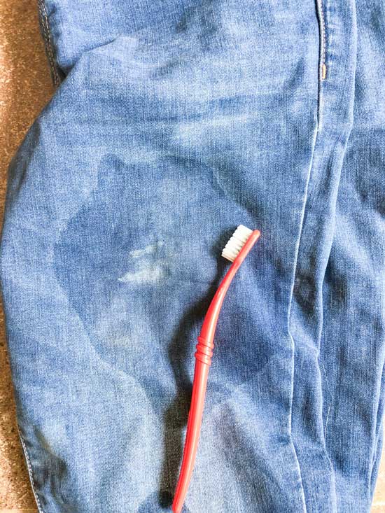 Paint Stain on Jeans with Rubbing Alcohol and Toothbrush