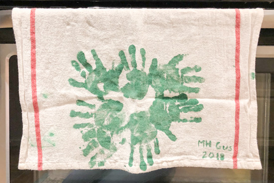 Handprint Wreath Hand Towel Kid Christmas Project